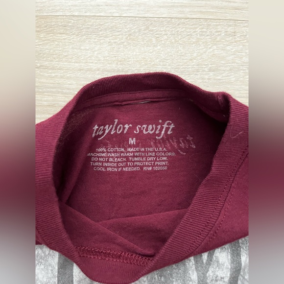 Taylor Swift Women’s In the Trees Burgundy Crop Tee Long Sleeves - Size Medium - Picture 3 of 7